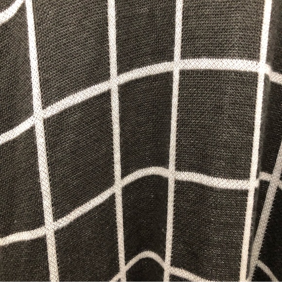 Pink Clover W S M Gray/White Long Sleeve Geometric Print Asymmetric Hem Cardigan - Picture 7 of 9